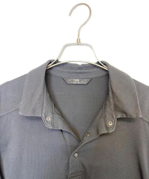 ARC'TERYX（アークテリクス）ARC'TERYX (アークテリクス) ポロシャツ ブラック サイズ:記載無の古着・服飾アイテム