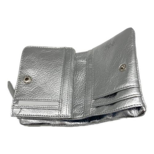 EAR（イア）EAR (イア) 2つ折り財布 シルバーの古着・服飾アイテム