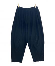 HOMME PLISSE ISSEY MIYAKE（オム プリッセ イッセイ ミヤケ）の古着「パンツ」｜ブラック