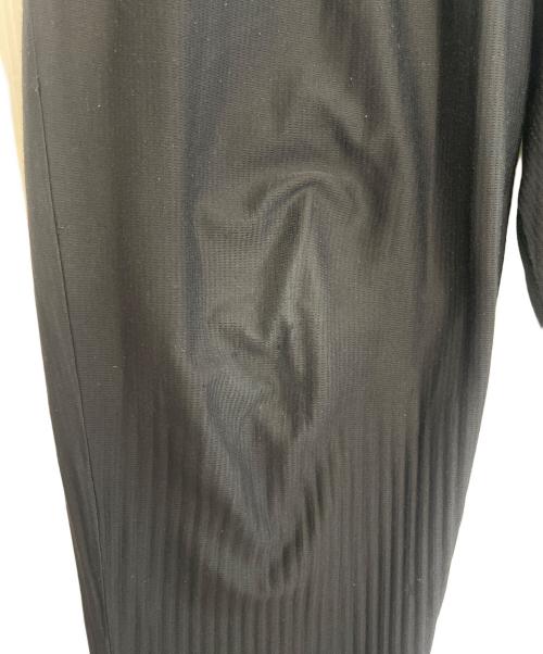 HOMME PLISSE ISSEY MIYAKE（オム プリッセ イッセイ ミヤケ）HOMME PLISSE ISSEY MIYAKE (オム プリッセ イッセイ ミヤケ) パンツ ブラック サイズ:2の古着・服飾アイテム