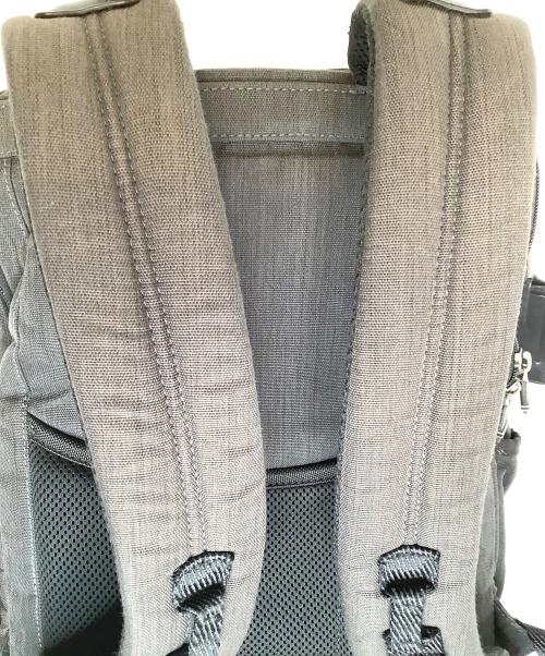 TUMI（トゥミ）TUMI (トゥミ) リュック グレーの古着・服飾アイテム