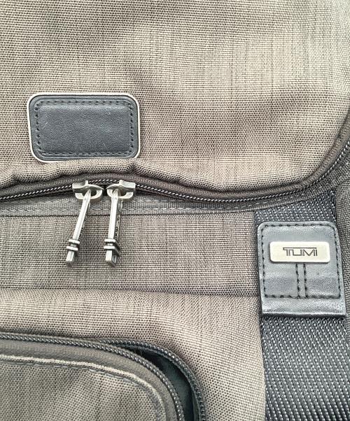 TUMI（トゥミ）TUMI (トゥミ) リュック グレーの古着・服飾アイテム