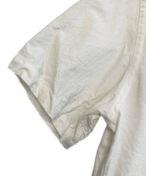 A BATHING APE（ア ベイシング エイプ）A BATHING APE (ア ベイシング エイプ) 半袖シャツ ホワイト サイズ:Mの古着・服飾アイテム