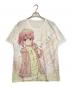 Tシャツ（ティーシャツ）の古着「まちカドまぞく フルグラフィックTシャツ」｜ホワイト