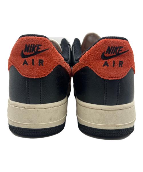 NIKE（ナイキ）NIKE (ナイキ) AIR FORCE1 ブラック×ホワイト×オレンジ サイズ:26.5の古着・服飾アイテム