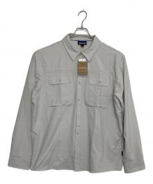 Patagonia（パタゴニア）の古着「長袖シャツ」｜ライトグレー