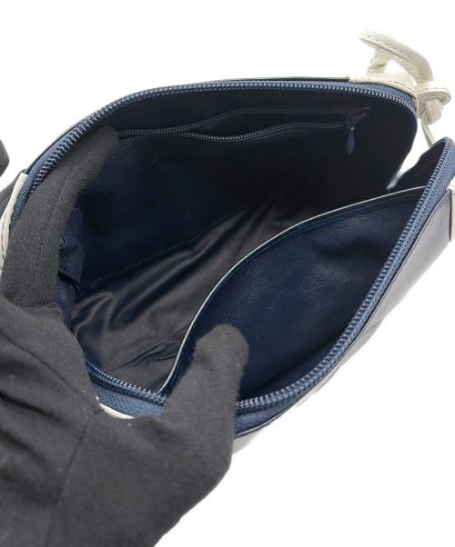 KITAMURA（キタムラ）KITAMURA (キタムラ) ショルダーバッグ ホワイト×ネイビーの古着・服飾アイテム