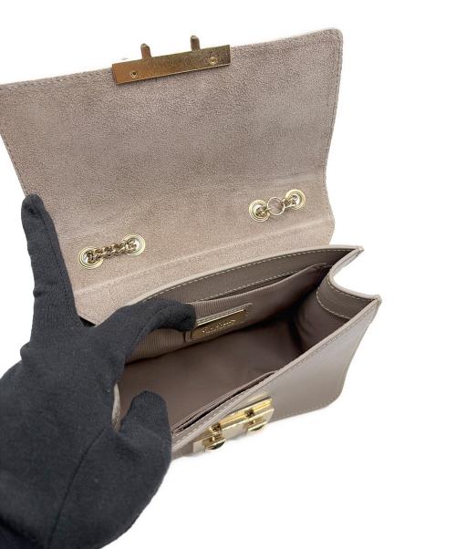 FURLA（フルラ）FURLA (フルラ) チェーンショルダーバッグ ベージュの古着・服飾アイテム