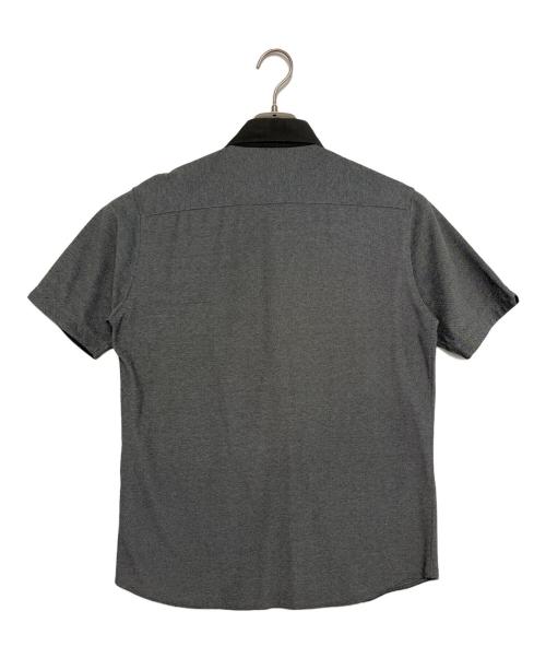 FRED PERRY（フレッドペリー）FRED PERRY (フレッドペリー) 半袖シャツ グレー サイズ:Mの古着・服飾アイテム