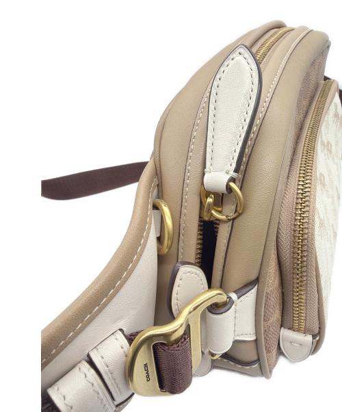 COACH（コーチ）COACH (コーチ) ウエストバッグ ホワイト×ブラウンの古着・服飾アイテム
