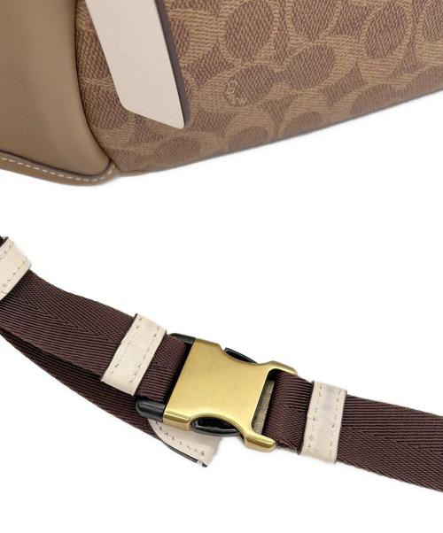 COACH（コーチ）COACH (コーチ) ウエストバッグ ホワイト×ブラウンの古着・服飾アイテム