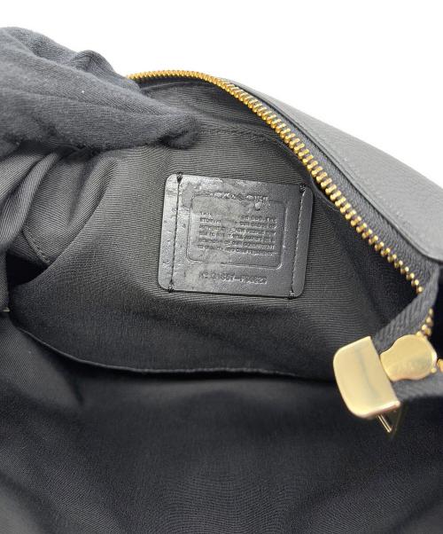 COACH（コーチ）COACH (コーチ) ショルダーバッグ ブラック×ゴールドの古着・服飾アイテム