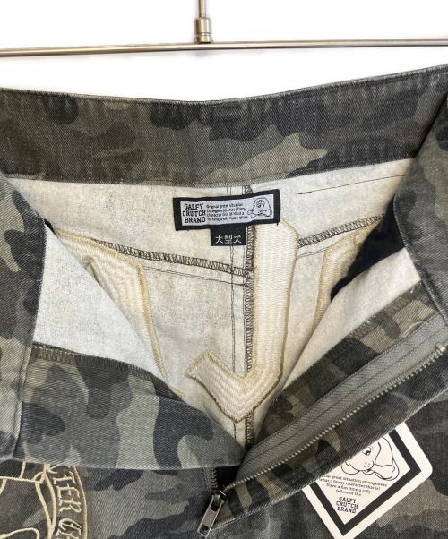 GALFY（ガルフィー）GALFY (ガルフィー) カモフラかも？デカパンショーツ カーキ サイズ:XL 未使用品の古着・服飾アイテム
