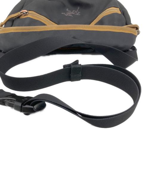 ARC'TERYX（アークテリクス）ARC'TERYX (アークテリクス) ミニショルダーバッグ ブラックの古着・服飾アイテム
