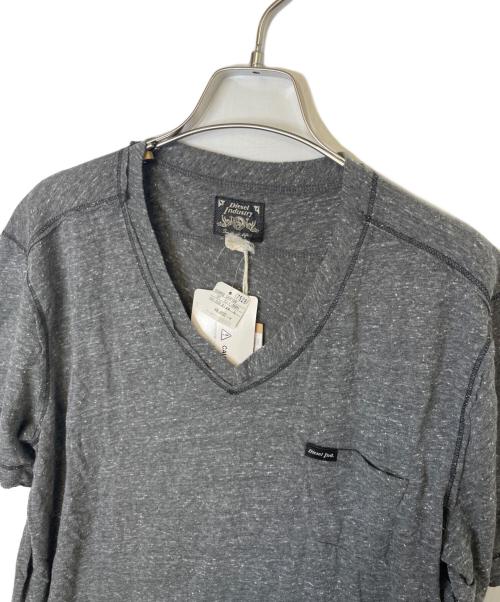 DIESEL（ディーゼル）DIESEL (ディーゼル) VネックTシャツ グレー サイズ:Lの古着・服飾アイテム