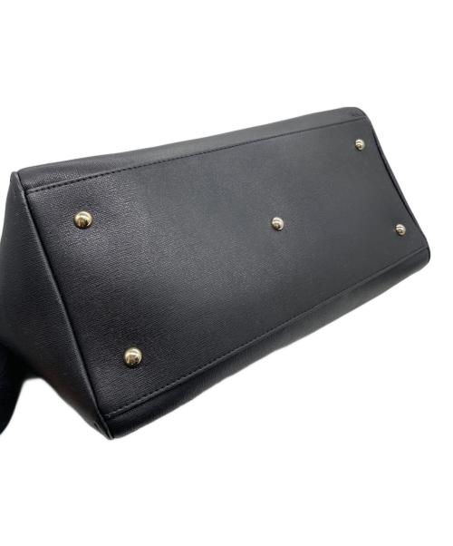 FURLA（フルラ）FURLA (フルラ) FURLA ハンドバッグ （サフィアーノプリント カーフレザー トートバッグ） ブラック×ホワイトの古着・服飾アイテム