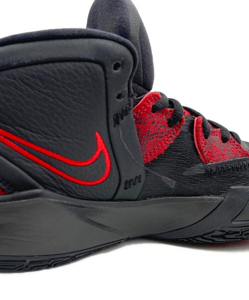 NIKE（ナイキ）NIKE (ナイキ) NIKE ナイキ KYRIE INFINITY EP カイリー インフィニティ EP ブレッド スニーカーバスケットボールシューズ バッシュ ブラック×レッド サイズ:26.0の古着・服飾アイテム