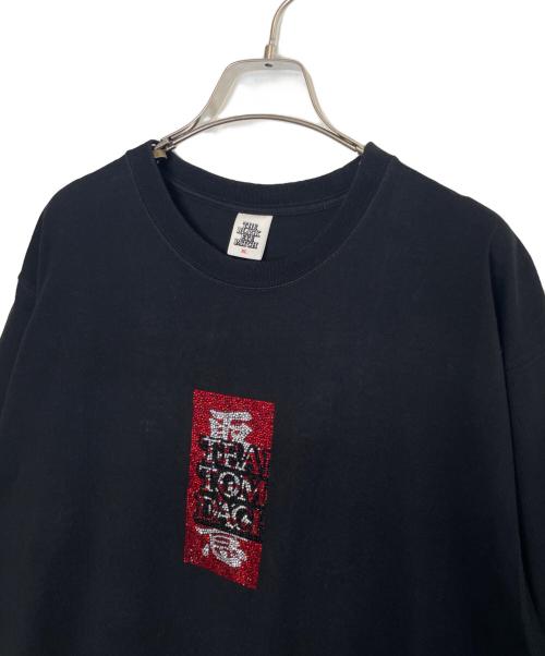 THE BLACK EYE PATCH（ブラックアイパッチ）THE BLACK EYE PATCH (ブラックアイパッチ) THE BLACK EYE PATCH ブラックアイパッチ Tシャツ チーム友達 取扱注意 ラインストーン ブラック サイズ:XLの古着・服飾アイテム