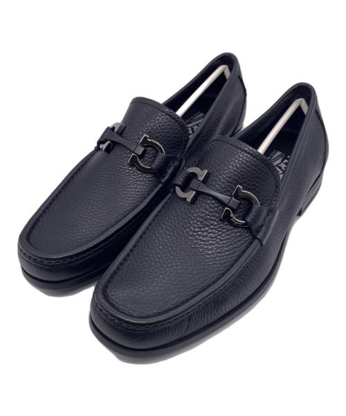 Salvatore Ferragamo（サルヴァトーレ フェラガモ）Salvatore Ferragamo (サルヴァトーレ フェラガモ) Salvatore Ferragamo サルヴァトーレ フェラガモ GRANDIOSO ローファー ホースビット 新中古品 ブラック サイズ:6 未使用品の古着・服飾アイテム