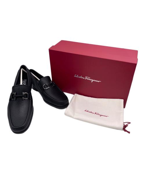 Salvatore Ferragamo（サルヴァトーレ フェラガモ）Salvatore Ferragamo (サルヴァトーレ フェラガモ) Salvatore Ferragamo サルヴァトーレ フェラガモ GRANDIOSO ローファー ホースビット 新中古品 ブラック サイズ:6 未使用品の古着・服飾アイテム