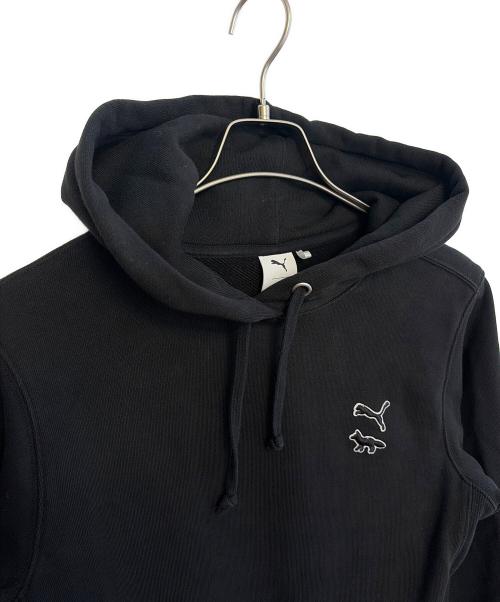 maison kitsune（メゾンキツネ）maison kitsune (メゾンキツネ) PUMA (プーマ) プルオーバーパーカー ブラック サイズ:Sの古着・服飾アイテム