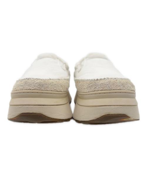 UGG（アグ）UGG (アグ) スリッポン アイボリー サイズ:24.5の古着・服飾アイテム