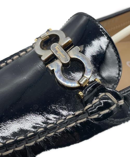 Salvatore Ferragamo（サルヴァトーレ フェラガモ）Salvatore Ferragamo (サルヴァトーレ フェラガモ) Salvatore Ferragamo サルヴァトーレ フェラガモ ガンチーニー フラットシューズ ブラック サイズ:6 1/2の古着・服飾アイテム