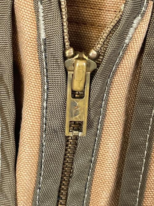 CarHartt（カーハート）CarHartt (カーハート) CarHartt カーハート 90's ハンティングベスト アメリカ製  ベージュ サイズ:MEDの古着・服飾アイテム