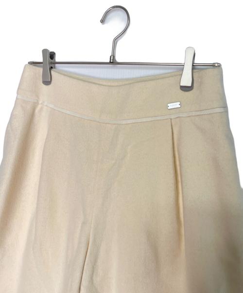 FOXEY BOUTIQUE（フォクシー ブティック）FOXEY BOUTIQUE (フォクシー ブティック) FOXEY BOUTIQUE フォクシー ブティック Rosalie ワイドパンツ 7分丈 カシミヤ混 アイボリー サイズ:42の古着・服飾アイテム