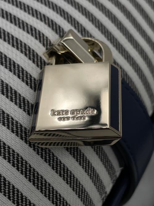 Kate Spade（ケイトスペード）Kate Spade (ケイトスペード) Kate Spade ケイトスペード Remedy レメディー ストライプ スモール トップ ハンドルバッグ 2way ハンドバッグ ネイビー×ホワイトの古着・服飾アイテム