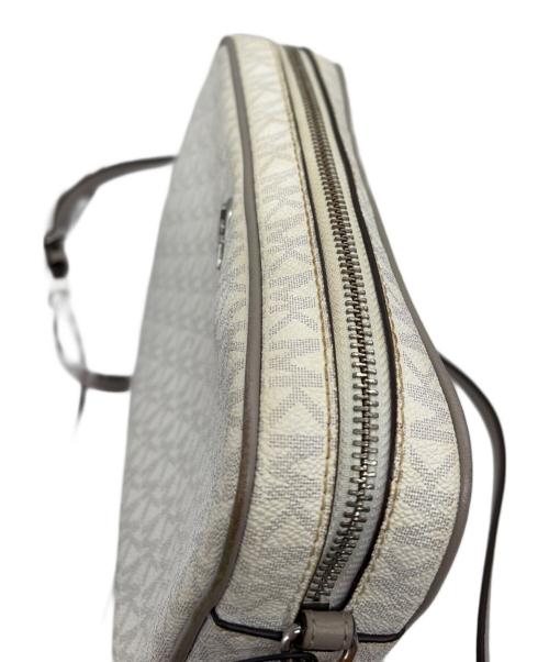 MICHAEL KORS（マイケルコース）MICHAEL KORS (マイケルコース) ショルダーバッグ ホワイトの古着・服飾アイテム