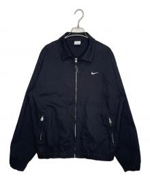 NIKE SB（ナイキエスビー）の古着「NIKE SB LIGHT ナイキエスビー WEIGHT SKATEBOARD JACKET ワンポイント スウォッシュロゴ スイングトップジャケット ブルゾン」｜ブラック×ホワイト