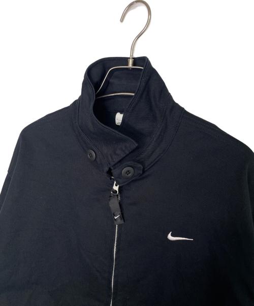 NIKE SB（ナイキエスビー）NIKE SB (ナイキエスビー) NIKE SB LIGHT ナイキエスビー WEIGHT SKATEBOARD JACKET ワンポイント スウォッシュロゴ スイングトップジャケット ブルゾン ブラック×ホワイト サイズ:Sの古着・服飾アイテム