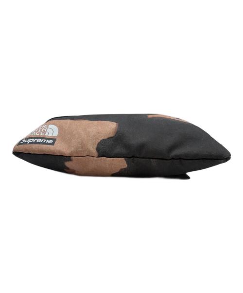 SUPREME（シュプリーム）Supreme (シュプリーム) THE NORTH FACE (ザ ノース フェイス) Bleached Denim Print Shoulder Bag ブラック×ブラウンの古着・服飾アイテム