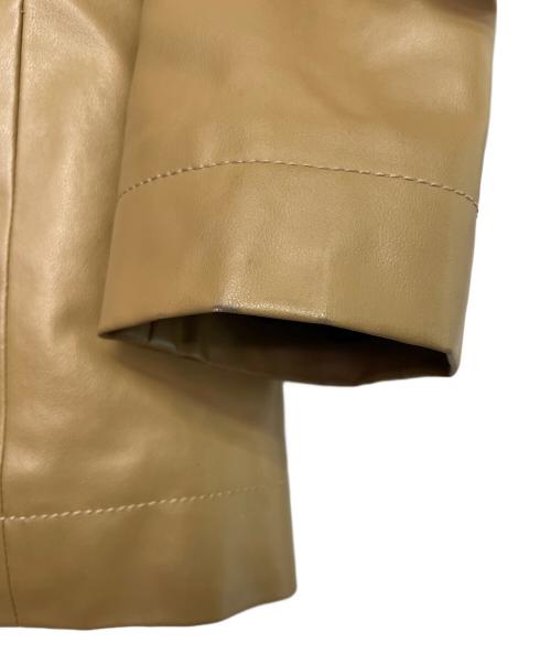 BIKKEMBERGS（ビッケンバーグ）BIKKEMBERGS (ビッケンバーグ) BIKKEMBERGS ビッケンバーグ フェイクレザー ダブルブレスト ピークドラペル テーラードジャケット ベージュ サイズ:Sの古着・服飾アイテム