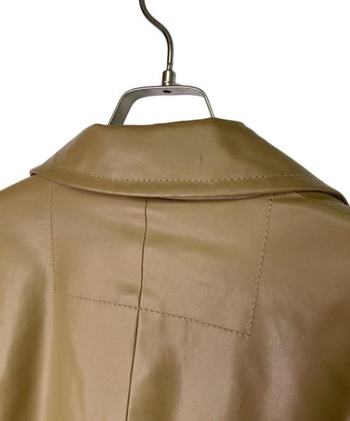 BIKKEMBERGS（ビッケンバーグ）BIKKEMBERGS (ビッケンバーグ) BIKKEMBERGS ビッケンバーグ フェイクレザー ダブルブレスト ピークドラペル テーラードジャケット ベージュ サイズ:Sの古着・服飾アイテム