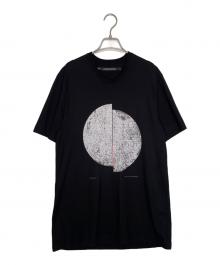 JULIUS（ユリウス）の古着「JULIUS ユリウス [ Ungated; ] 月 Moon グラフィック プリント Tシャツ 827CPM1」｜ブラック×ホワイト