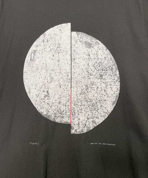 JULIUS（ユリウス）JULIUS (ユリウス) JULIUS ユリウス [ Ungated; ] 月 Moon グラフィック プリント Tシャツ 827CPM1 ブラック×ホワイト サイズ:2の古着・服飾アイテム