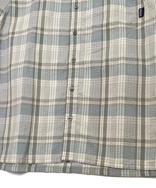 Patagonia（パタゴニア）Patagonia (パタゴニア) Patagonia パタゴニア Puckerware Shirt パッカーウェアシャツ シアサッカー チェック 半袖シャツ フェザーグレー ブルー グレー サイズ:Sの古着・服飾アイテム
