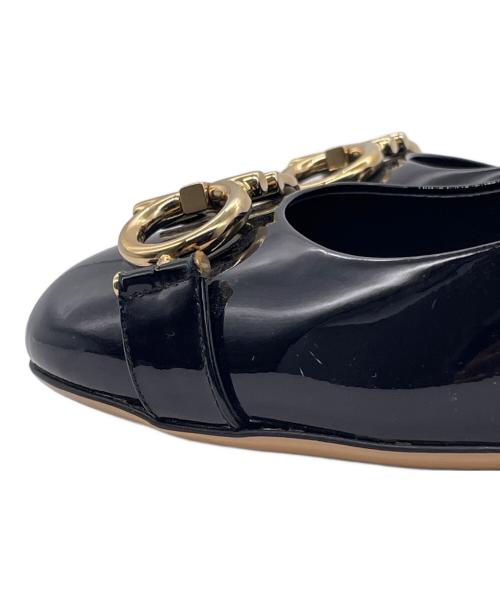 Salvatore Ferragamo（サルヴァトーレ フェラガモ）Salvatore Ferragamo (サルヴァトーレ フェラガモ) Salvatore Ferragamo サルヴァトーレ フェラガモ ガンチーニ エナメル パテントレザー チャンキーヒール パンプス ブラック サイズ:7Dの古着・服飾アイテム