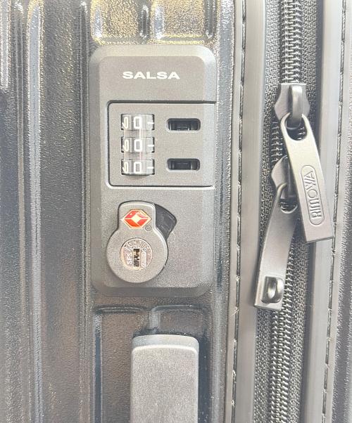 RIMOWA（リモワ）RIMOWA (リモワ) キャリーバッグ ブラックの古着・服飾アイテム
