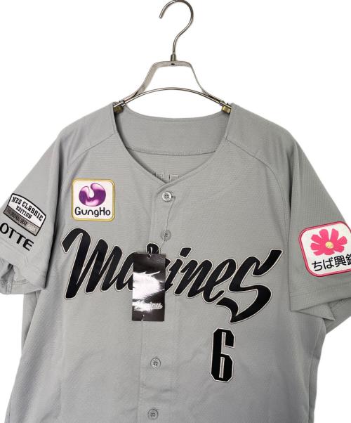 千葉ロッテマリーンズ（チバロッテマリーンズ）千葉ロッテマリーンズ MIZUNO (ミズノ) 千葉ロッテマリーンズ MIZUNO 西川史礁選手 背番号6番 新人王受賞記念ユニホーム 刺繍加工 NCE レプリカユニフォーム ベースボールシャツ グレー サイズ:S 未使用品の古着・服飾アイテム