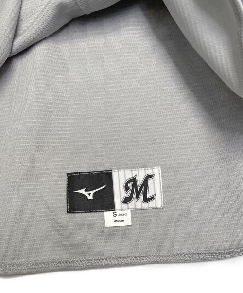 千葉ロッテマリーンズ（チバロッテマリーンズ）千葉ロッテマリーンズ MIZUNO (ミズノ) 千葉ロッテマリーンズ MIZUNO 西川史礁選手 背番号6番 新人王受賞記念ユニホーム 刺繍加工 NCE レプリカユニフォーム ベースボールシャツ グレー サイズ:S 未使用品の古着・服飾アイテム