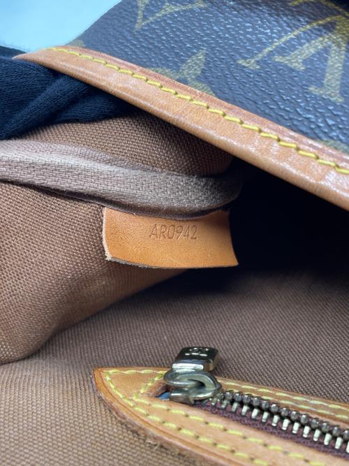 LOUIS VUITTON（ルイ ヴィトン）LOUIS VUITTON (ルイ ヴィトン) LOUIS VUITTON ルイ ヴィトン モノグラム 92年製 ジベシエールMM ショルダーバッグ M51226 ブラウンの古着・服飾アイテム