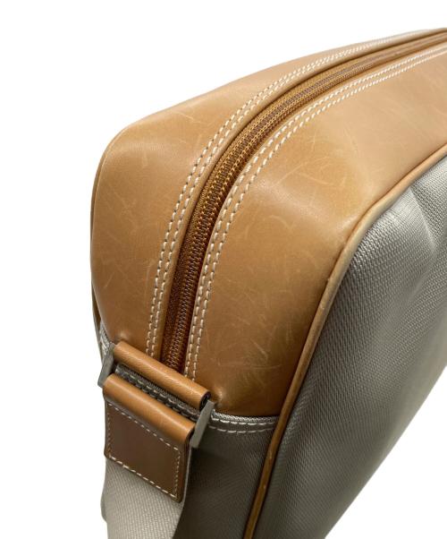 Salvatore Ferragamo（サルヴァトーレ フェラガモ）Salvatore Ferragamo (サルヴァトーレ フェラガモ) Salvatore Ferragamo サルヴァトーレ フェラガモ ナイロンキャンバス メッセンジャーバッグ ショルダーバッグ 3024 グレー×ブラウンの古着・服飾アイテム