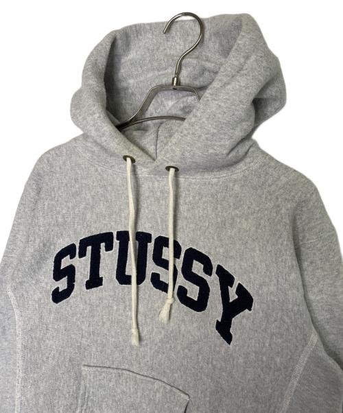 stussy（ステューシー）stussy Champion REVERSE WEAVE stussy ステューシー Champion チャンピオン World Tour ワールドツアー アーチロゴ リバースウィーブ パーカー グレー サイズ:Sの古着・服飾アイテム