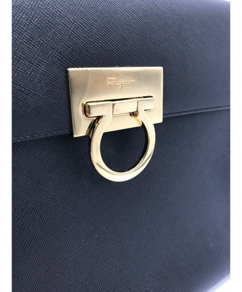 Salvatore Ferragamo（サルヴァトーレ フェラガモ）Salvatore Ferragamo (サルヴァトーレフェラガモ) 2WAYハンドバッグ ブラック AF-21 0290の古着・服飾アイテム