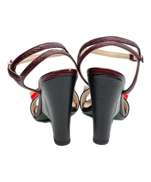 FENDI（フェンディ）FENDI (フェンディ) スタッズサンダル サイズ:35の古着・服飾アイテム