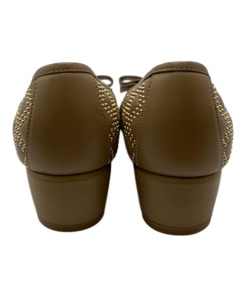 Salvatore Ferragamo（サルヴァトーレ フェラガモ）Salvatore Ferragamo (サルヴァトーレ フェラガモ) パンプス ベージュ サイズ:24の古着・服飾アイテム