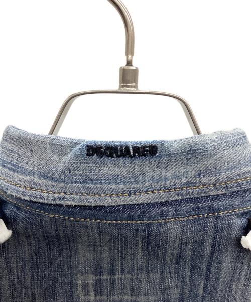 DSQUARED2（ディースクエアード）DSQUARED2 (ディースクエアード) ベストドッキングデニムシャツ インディゴ×ネイビー サイズ:44の古着・服飾アイテム